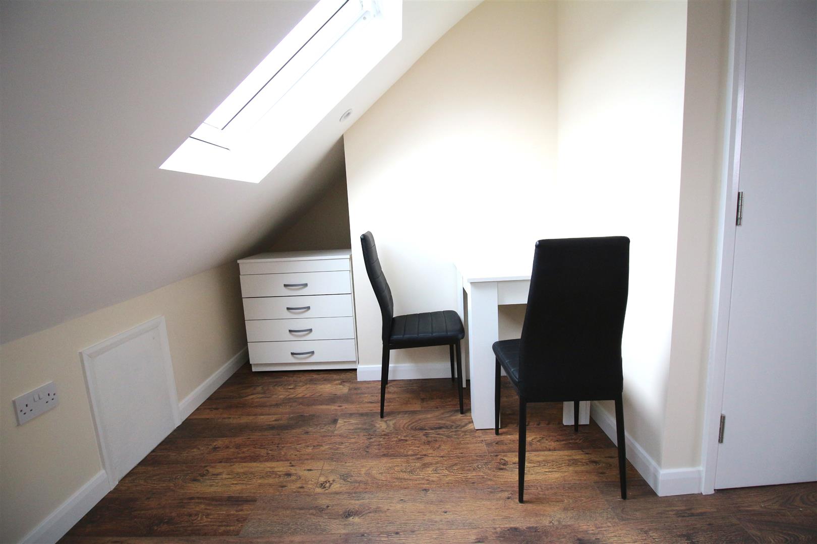 Room Ruskin Gardens in Greater London