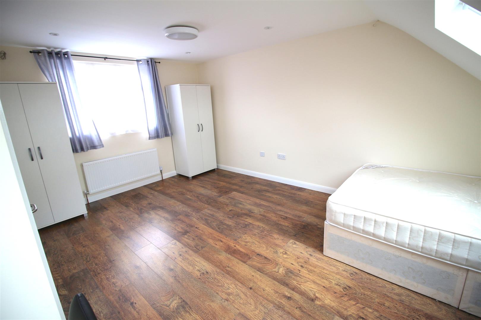 Room Ruskin Gardens in Greater London