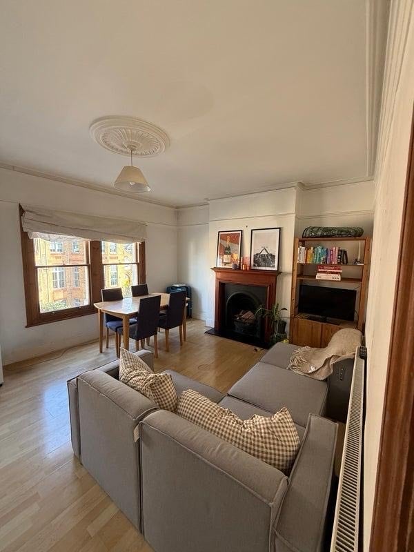 Flat Croxley Road in City of Westminster