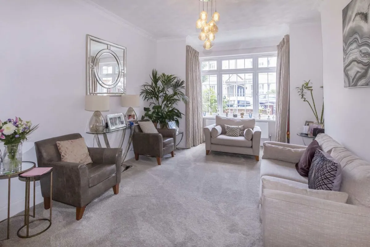 House Dudley Gardens in Greater London