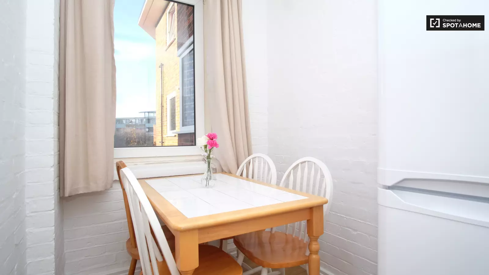 Room Tompion Street in Greater London