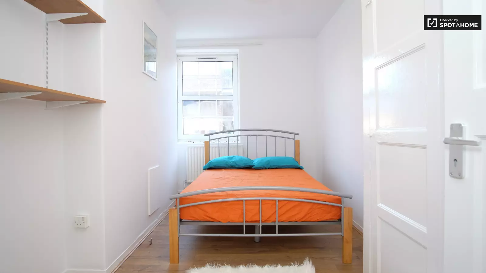 Room Tompion Street in Greater London