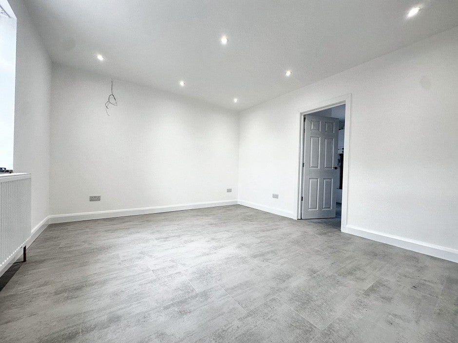 House Wescott Way in Greater London