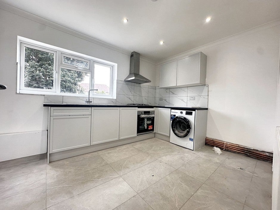 House Wescott Way in Greater London