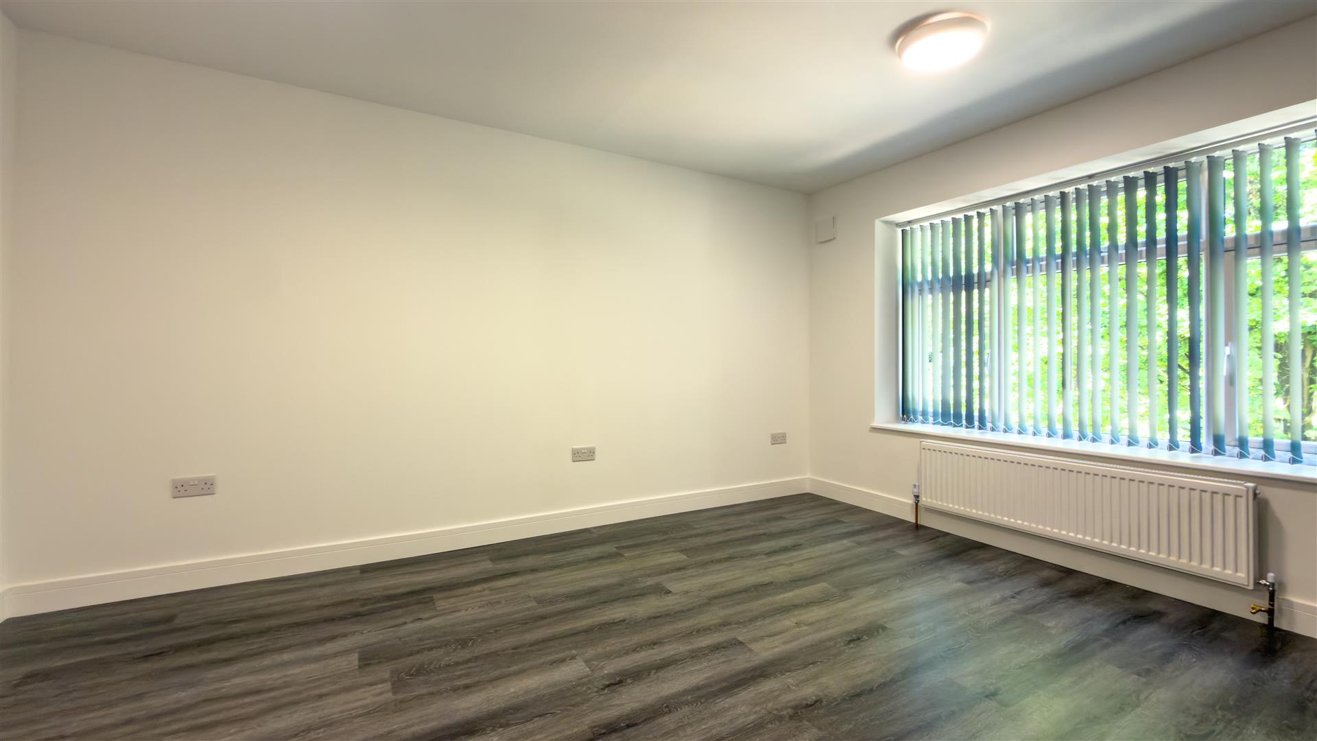 Flat Green Drive in Greater London