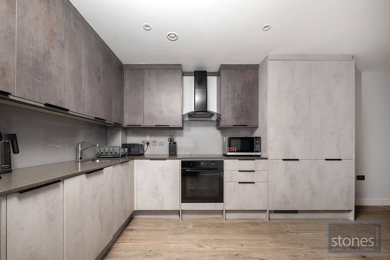 Flat Hyde Crescent in Greater London