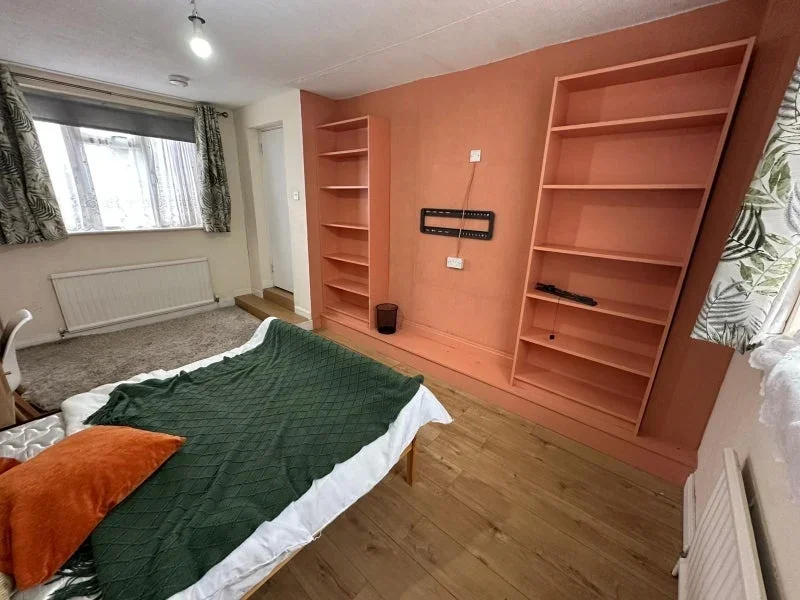 Room Basing Hill in Greater London