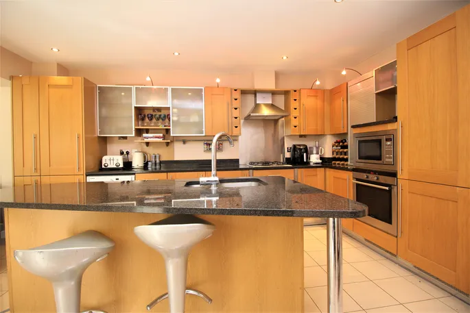 Flat Malkin Way in Watford