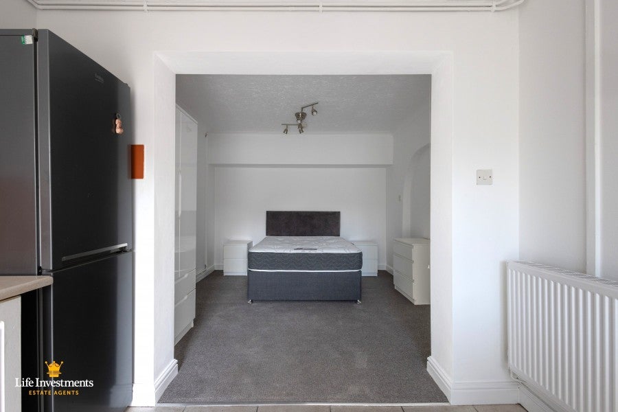 Room Tower Road in Rugby