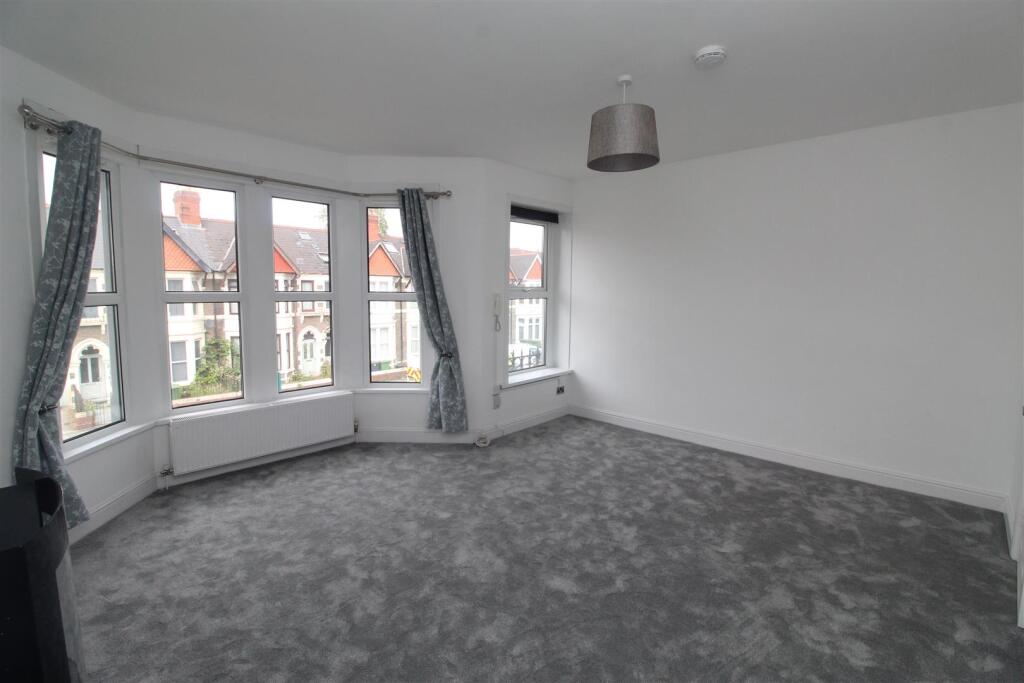 Flat Whitchurch Road in Cardiff
