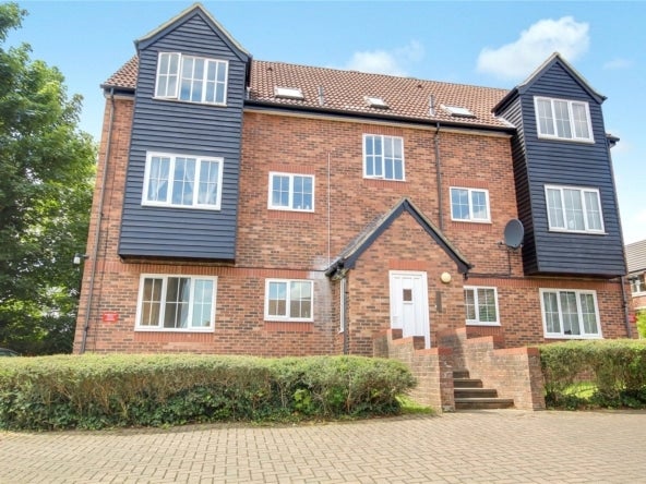 Flat Dewell Mews in Swindon