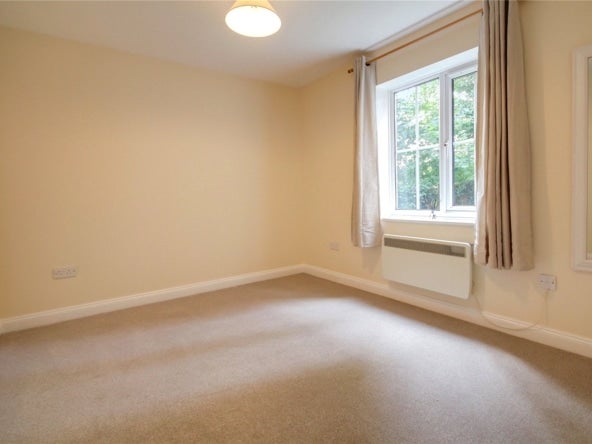 Flat Dewell Mews in Swindon