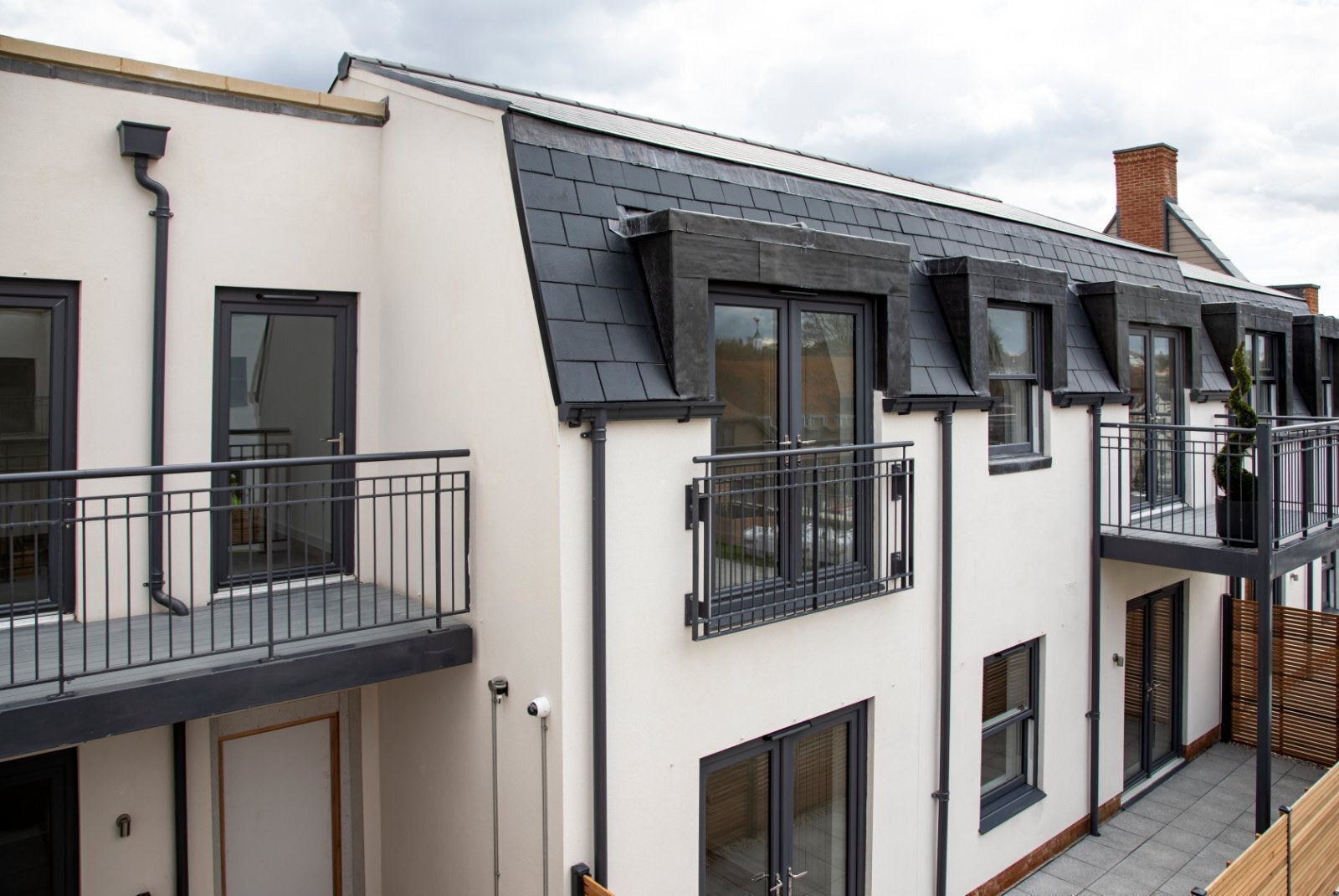 Flat Falkers Court in Waverley