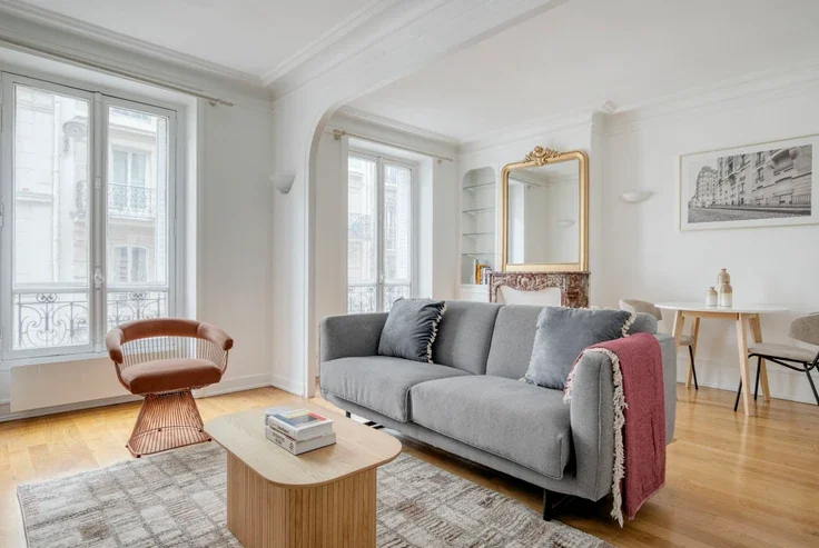 Appartement Place d'Anvers à Paris
