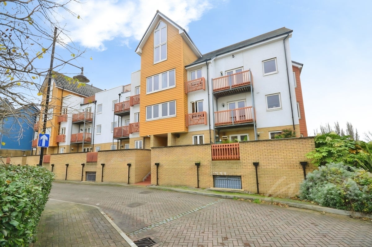 Flat Phalarope Way in Gillingham