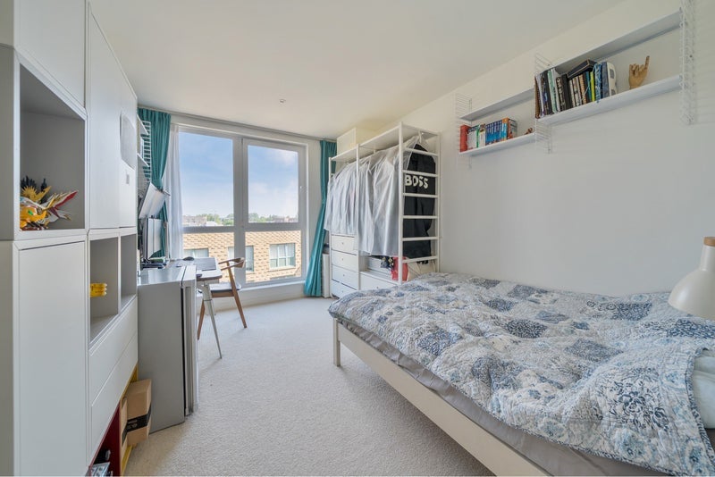 Flat Astell Road in Greater London