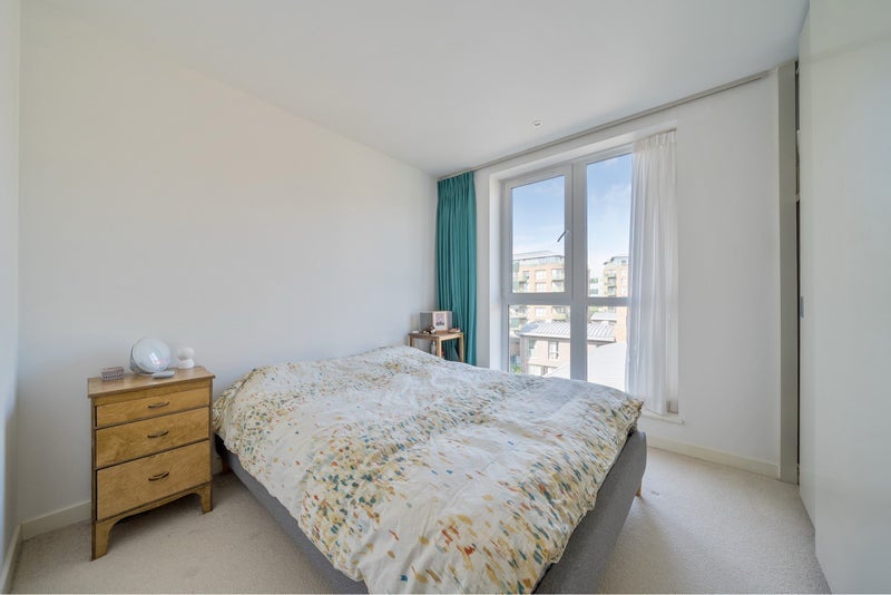Flat Astell Road in Greater London
