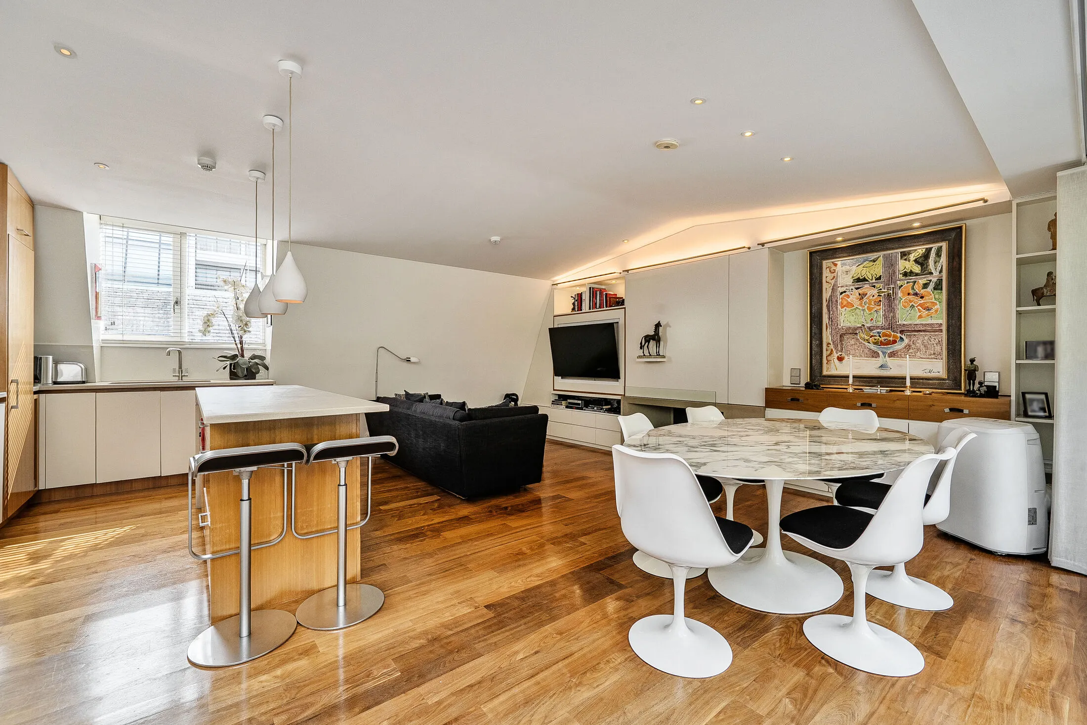 House Cadogan Place in Greater London