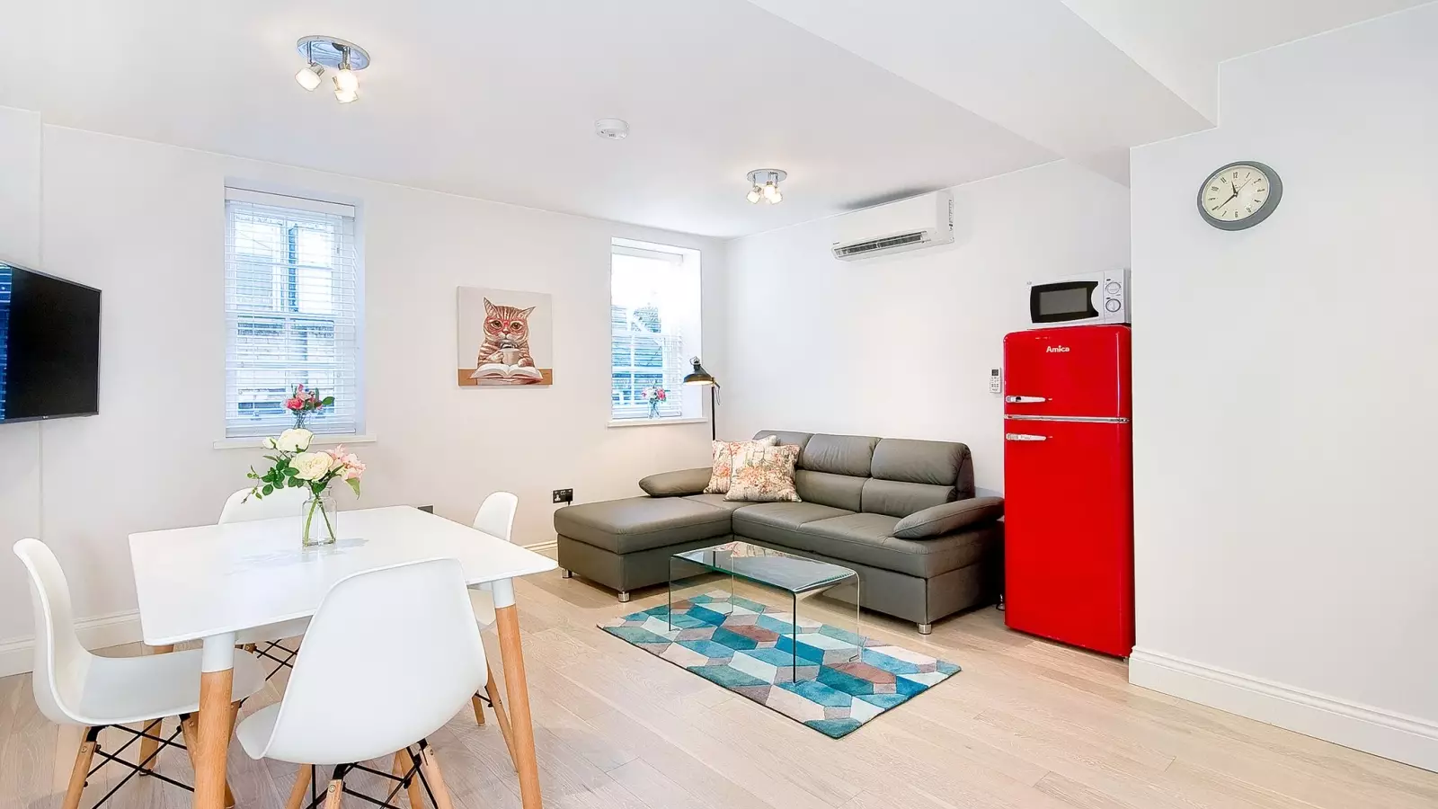 Flat Strand in City of Westminster