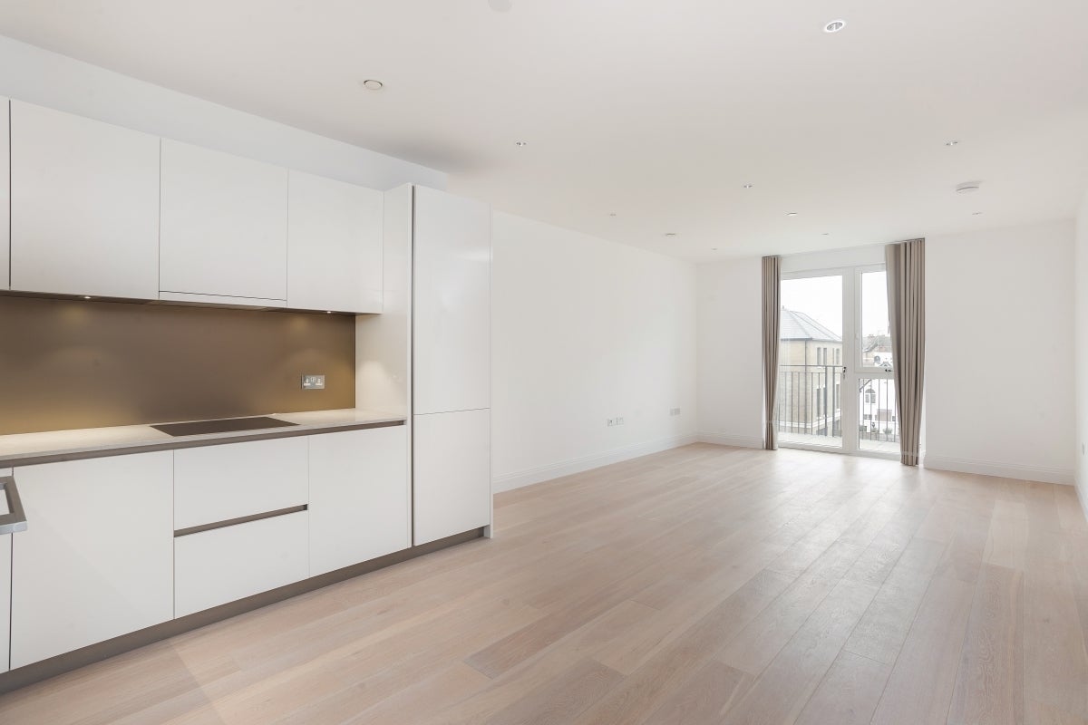 Flat Langham Road in Greater London