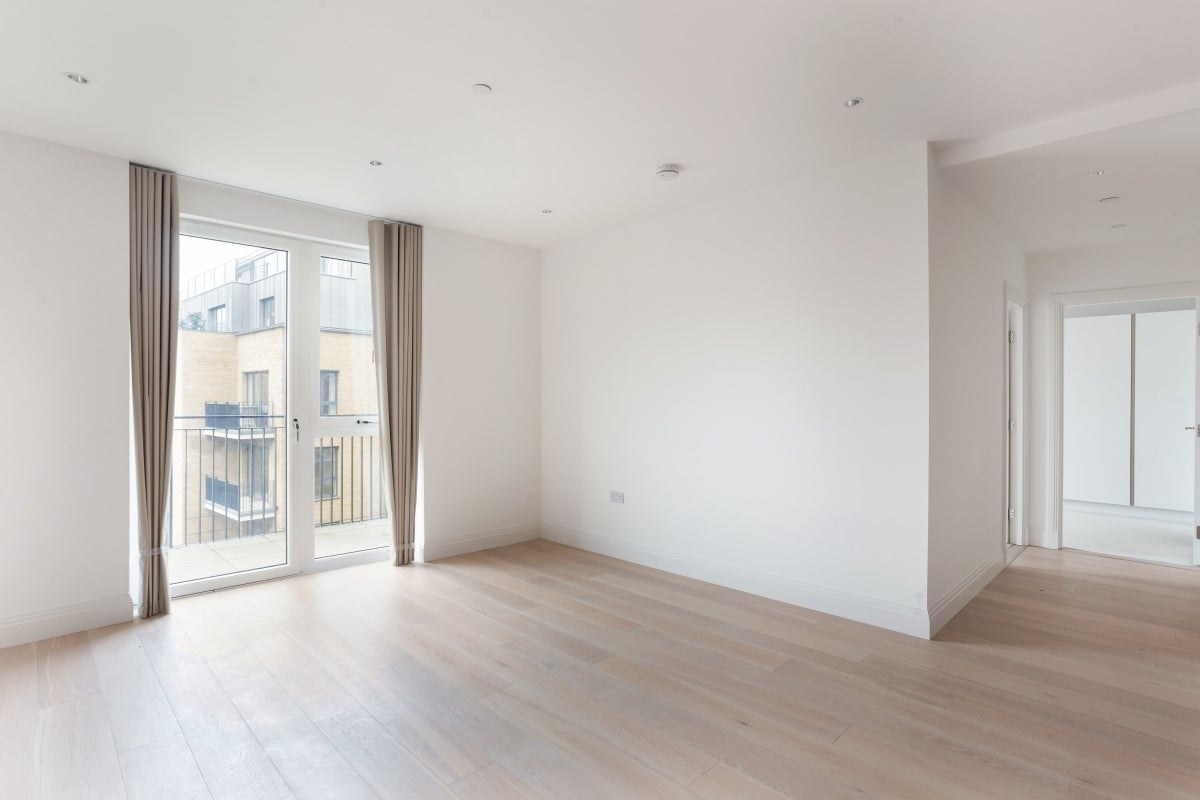Flat Langham Road in Greater London