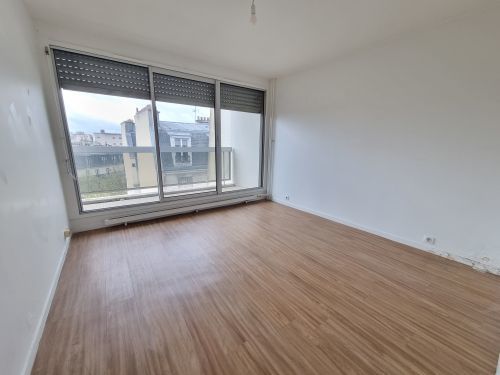 Flat Rue Championnet in Paris