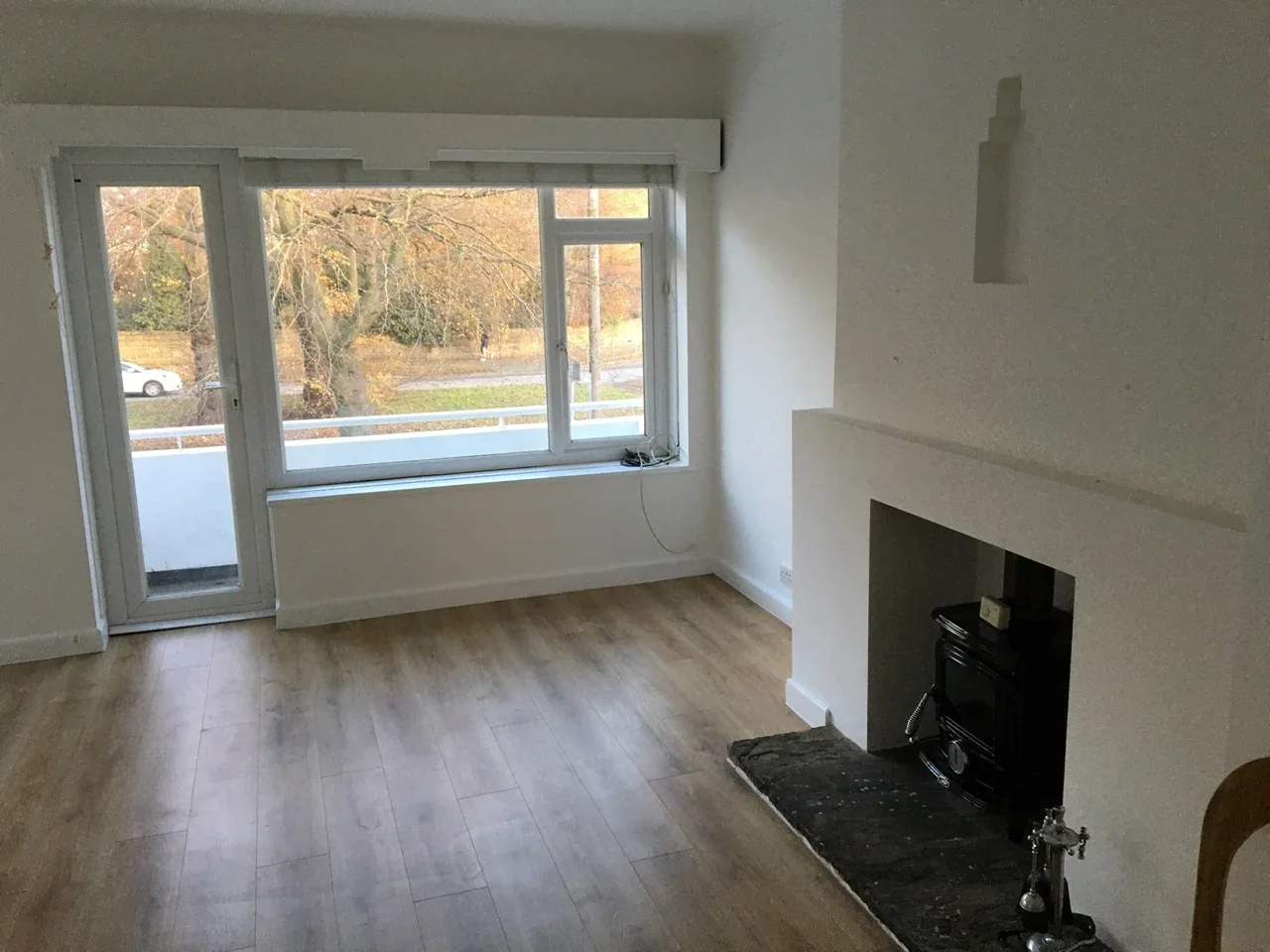 Flat Woodlands Court in Leeds