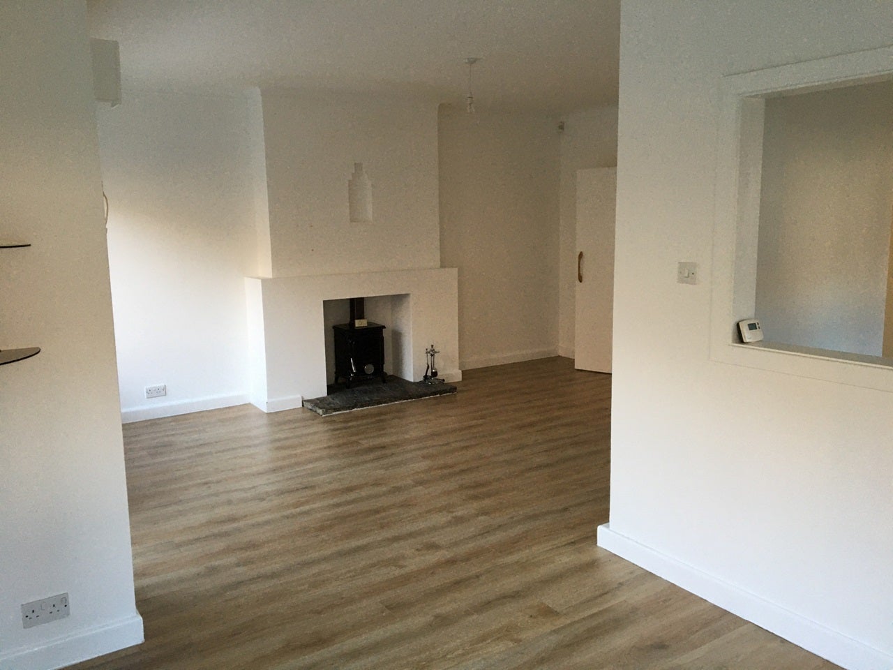 Flat Woodlands Court in Leeds