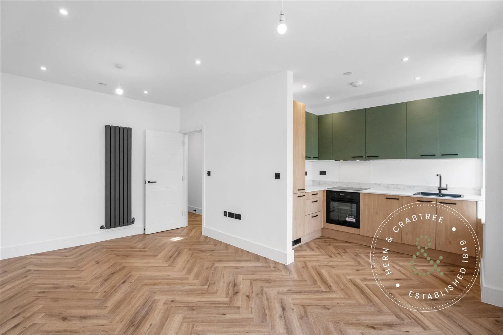 Flat Wyndham Crescent in Cardiff