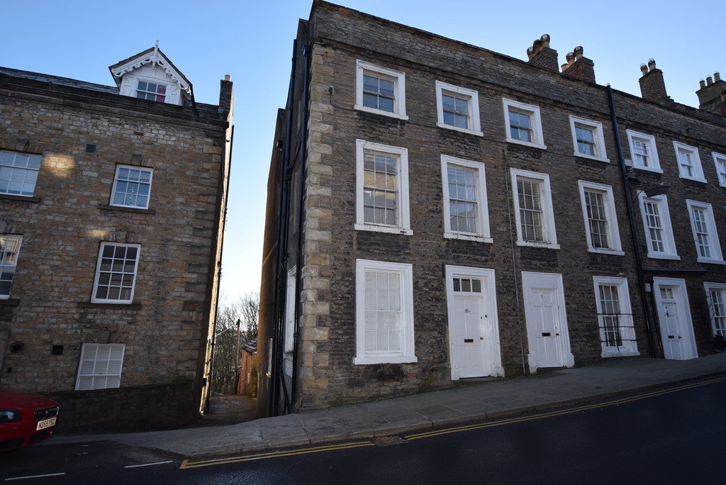 Flat Frenchgate in Richmond