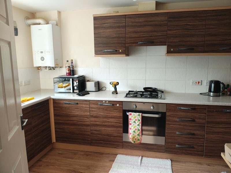 Room Hatchley Street in Manchester