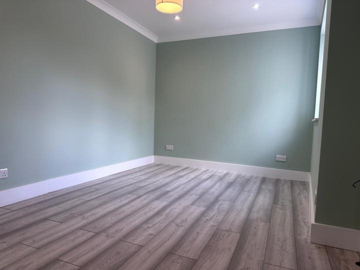 Flat Cheltenham Road in Greater London