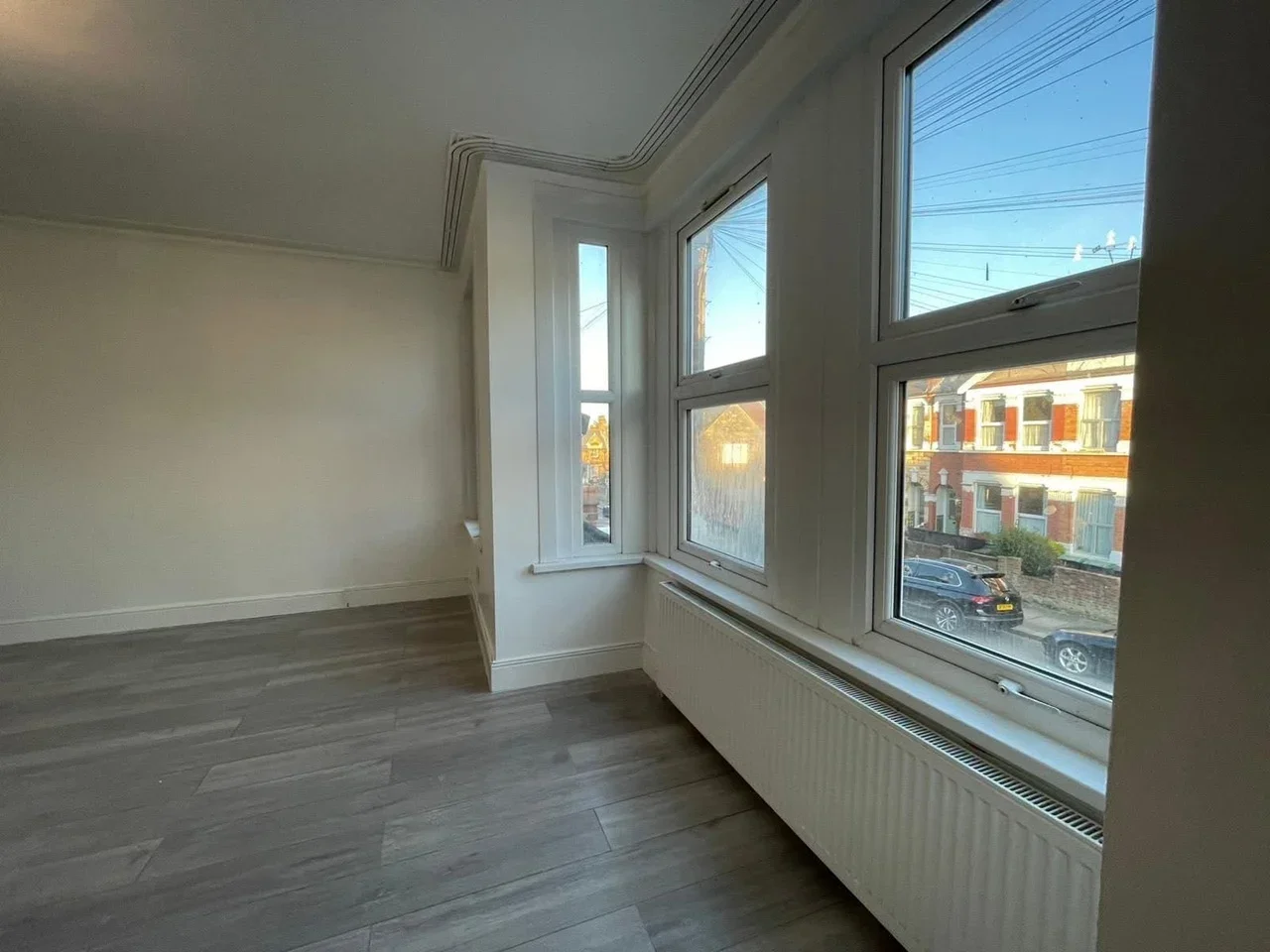 Flat Radley Road in Greater London