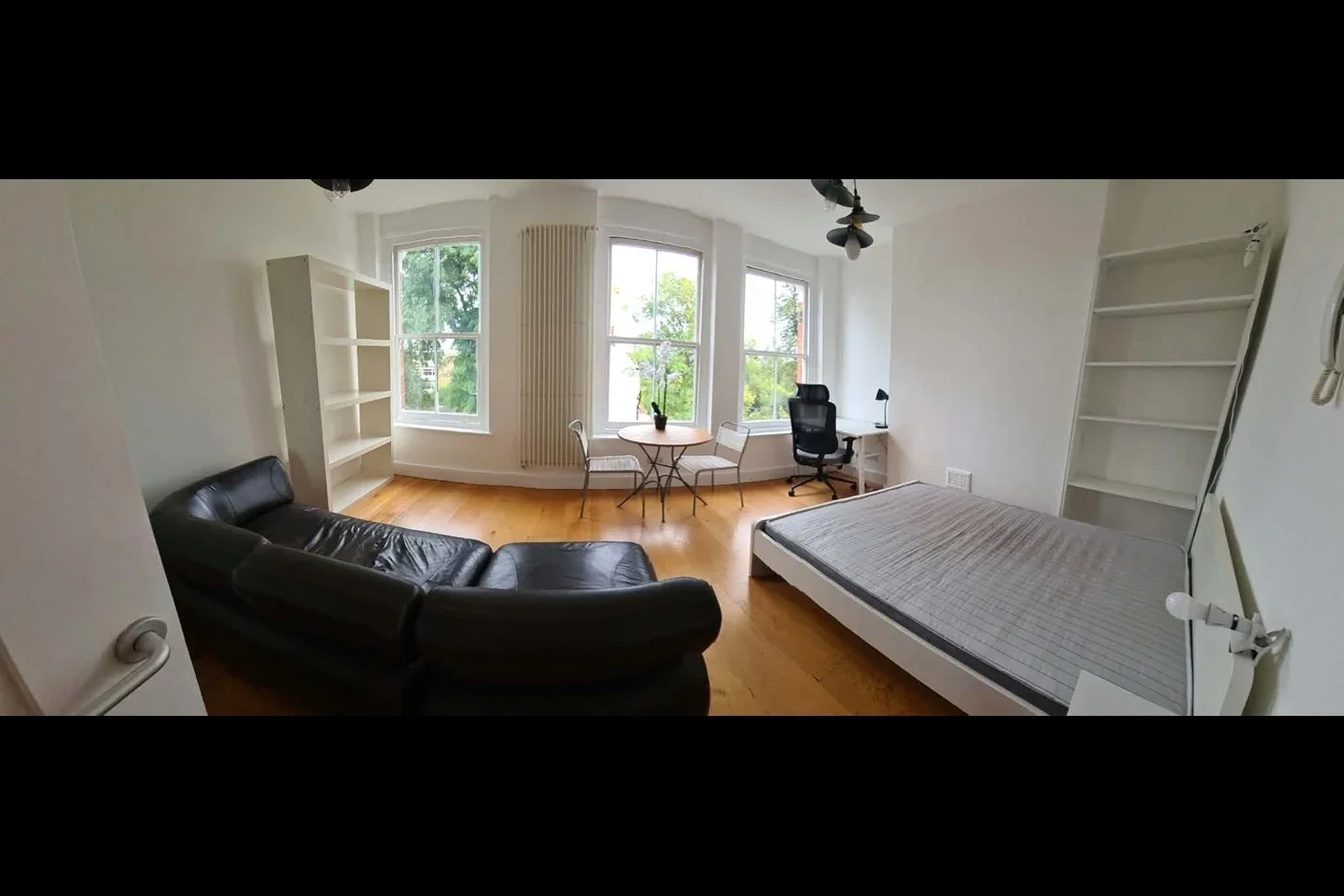 Flat Azenby Road in Greater London