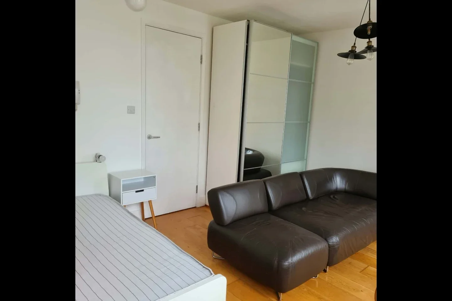 Flat Azenby Road in Greater London