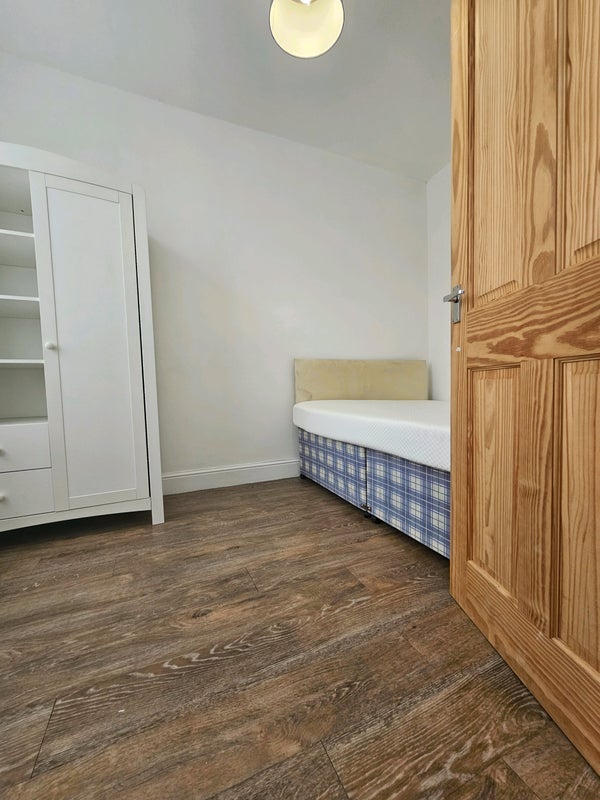 Room St. George's Road in Coventry