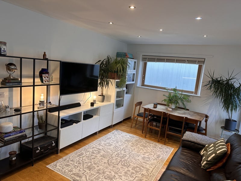 Room Coldharbour Lane in Greater London