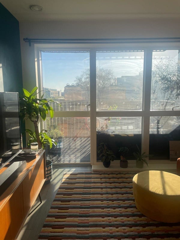 Flat Mare Street in Greater London