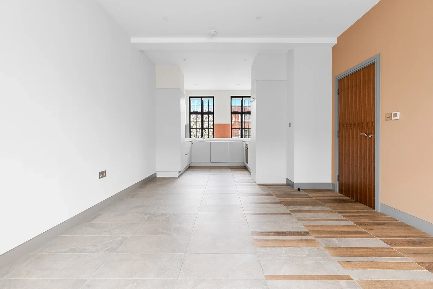 Flat Kember Street in Greater London