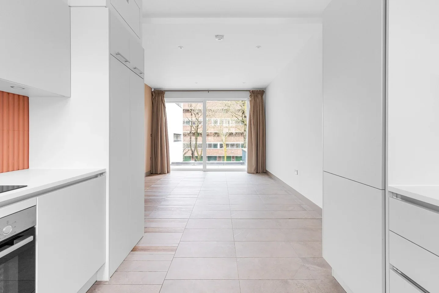 Flat Kember Street in Greater London
