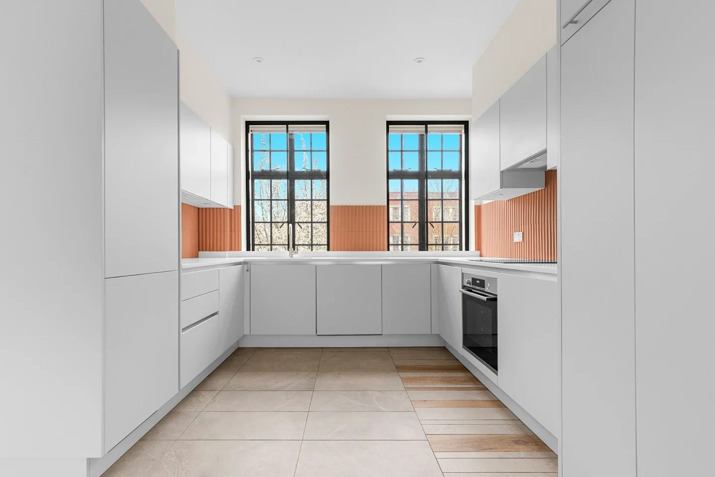 Flat Kember Street in Greater London