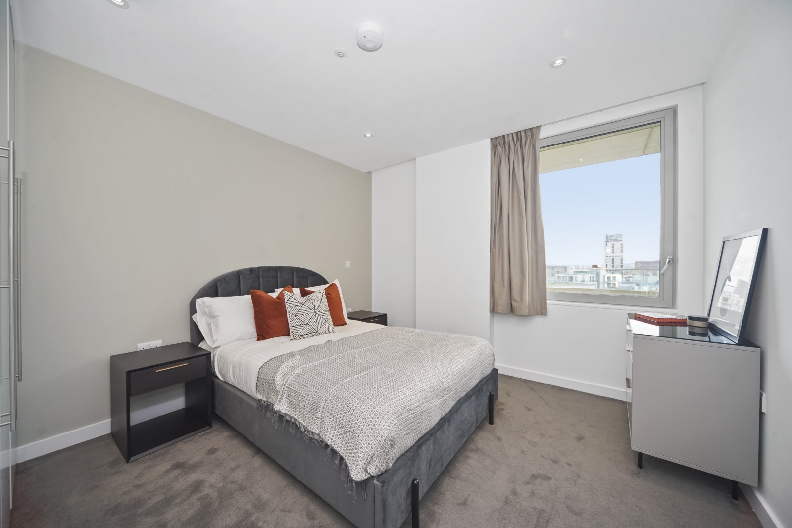 Flat Celebration Avenue in Greater London