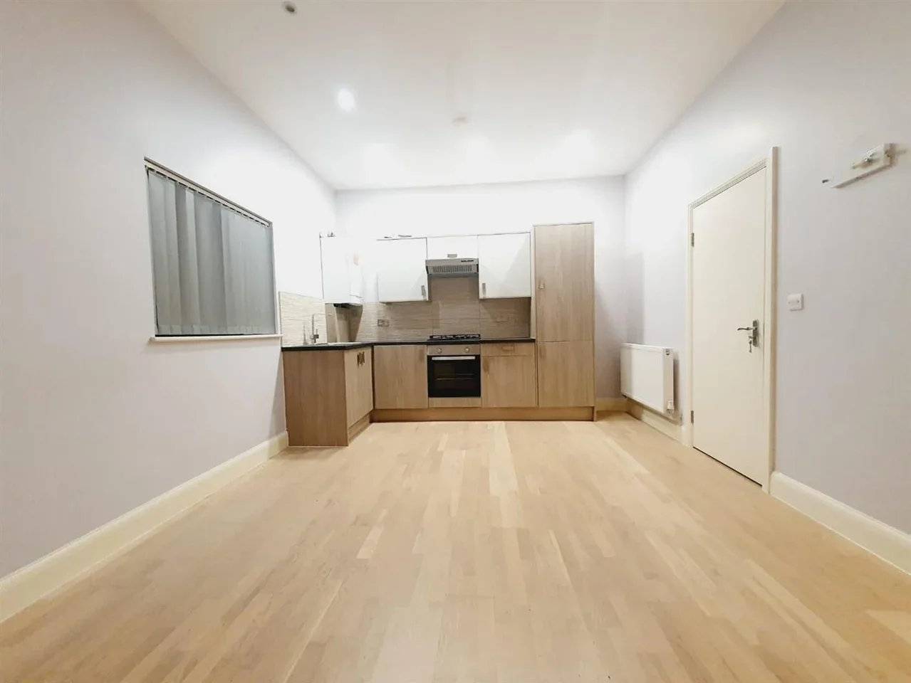 Flat Lancaster Road in Greater London