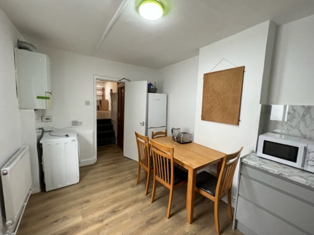 Flat Holloway Road in Greater London