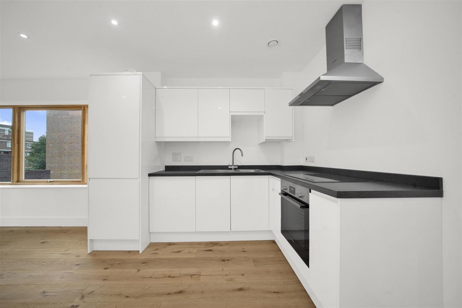 Flat Hare Walk in Greater London
