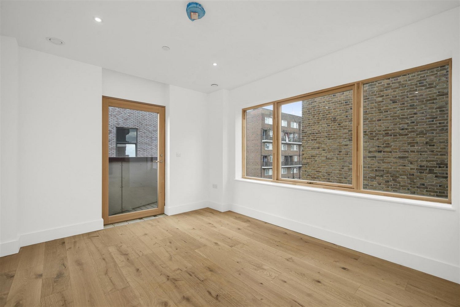 Flat Hare Walk in Greater London