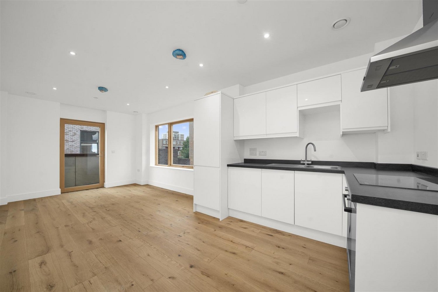 Flat Hare Walk in Greater London