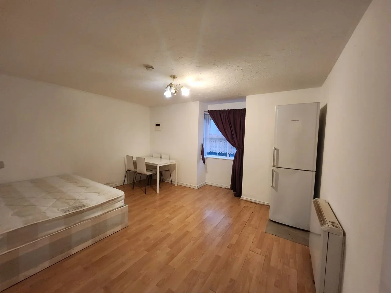 Flat Conifer Court in Greater London