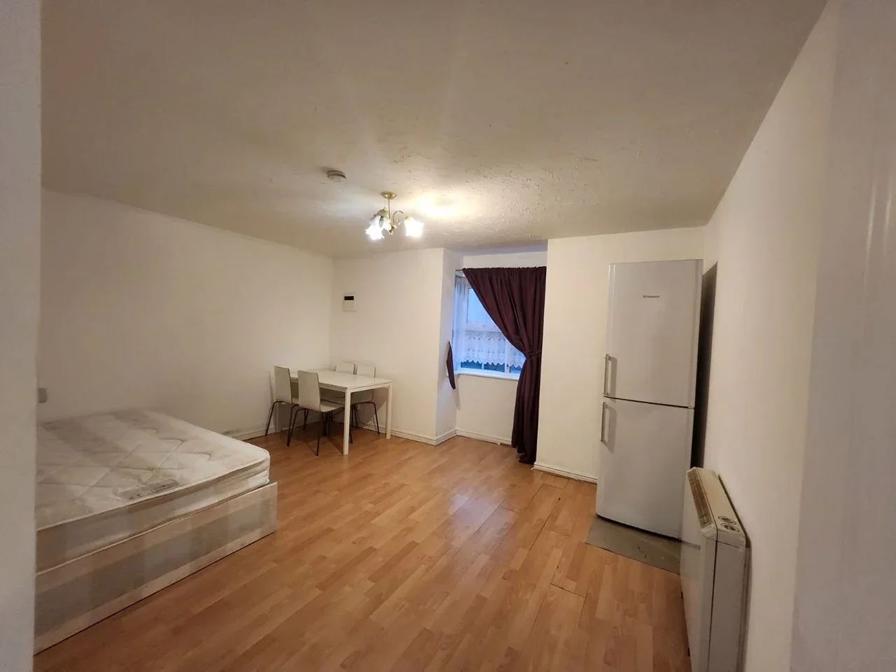 Flat Conifer Court in Greater London