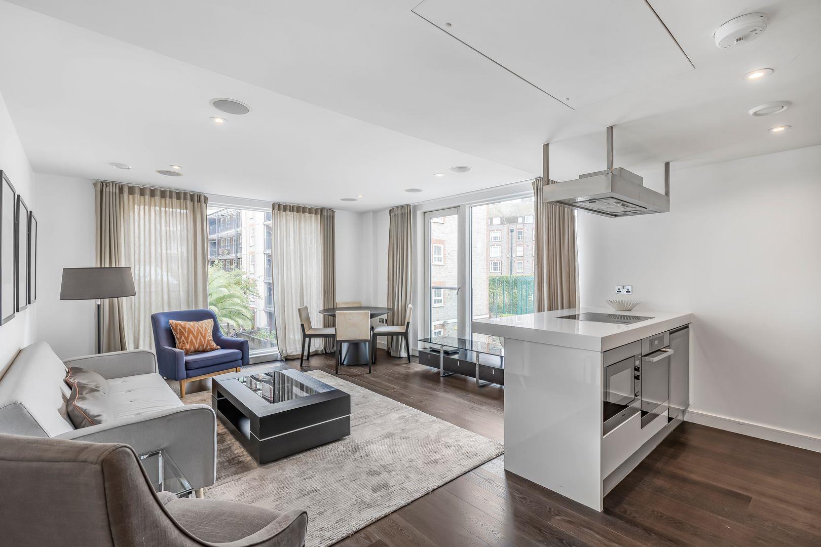 Flat Gatliff Road in City of Westminster